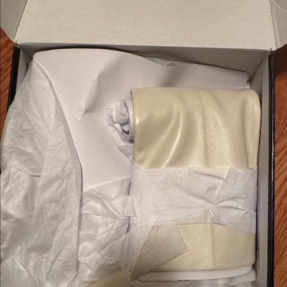 Nine West Talya women's leather knee-high boots. - Picture 7 of 8